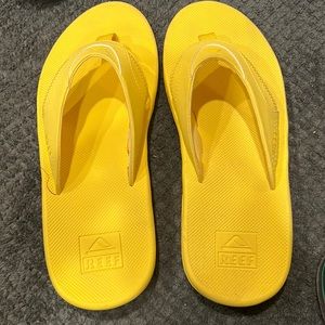 Men’s Reef Fanning Sandals with bottle opener, yellow, men’s size 10